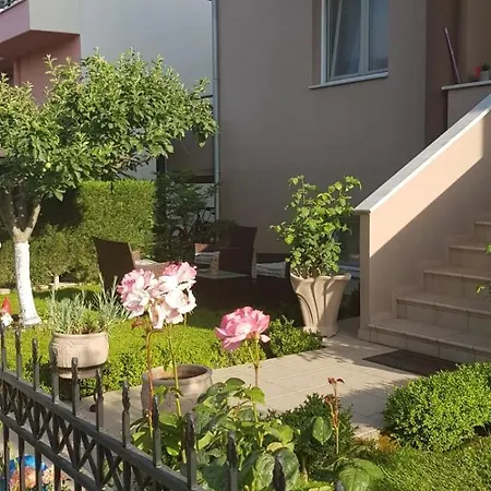 Athinas Апартаменты *