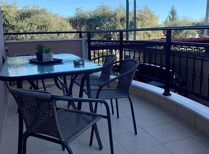 Апартаменты Athinas *