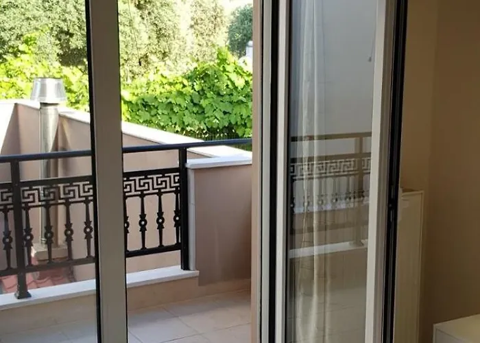 Апартаменты Athinas *