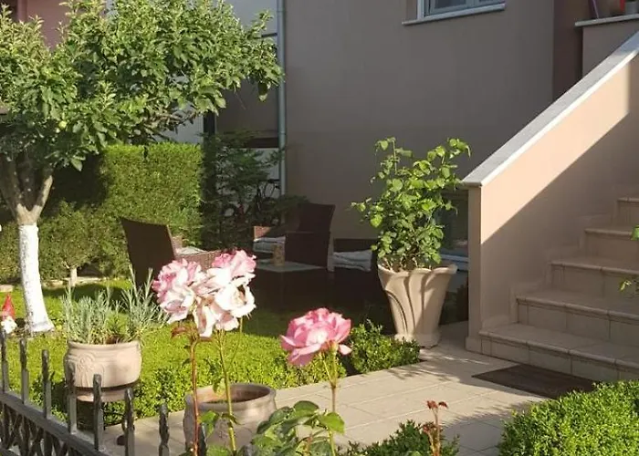 Athinas Апартаменты *